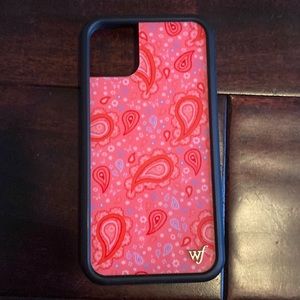 USED WILDFLOWER CASE IPHONE 11